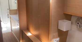 hall to bathroom