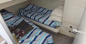 twin beds