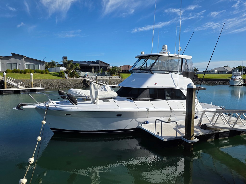 Riviera 43 Flybridge Cruiser (1998)